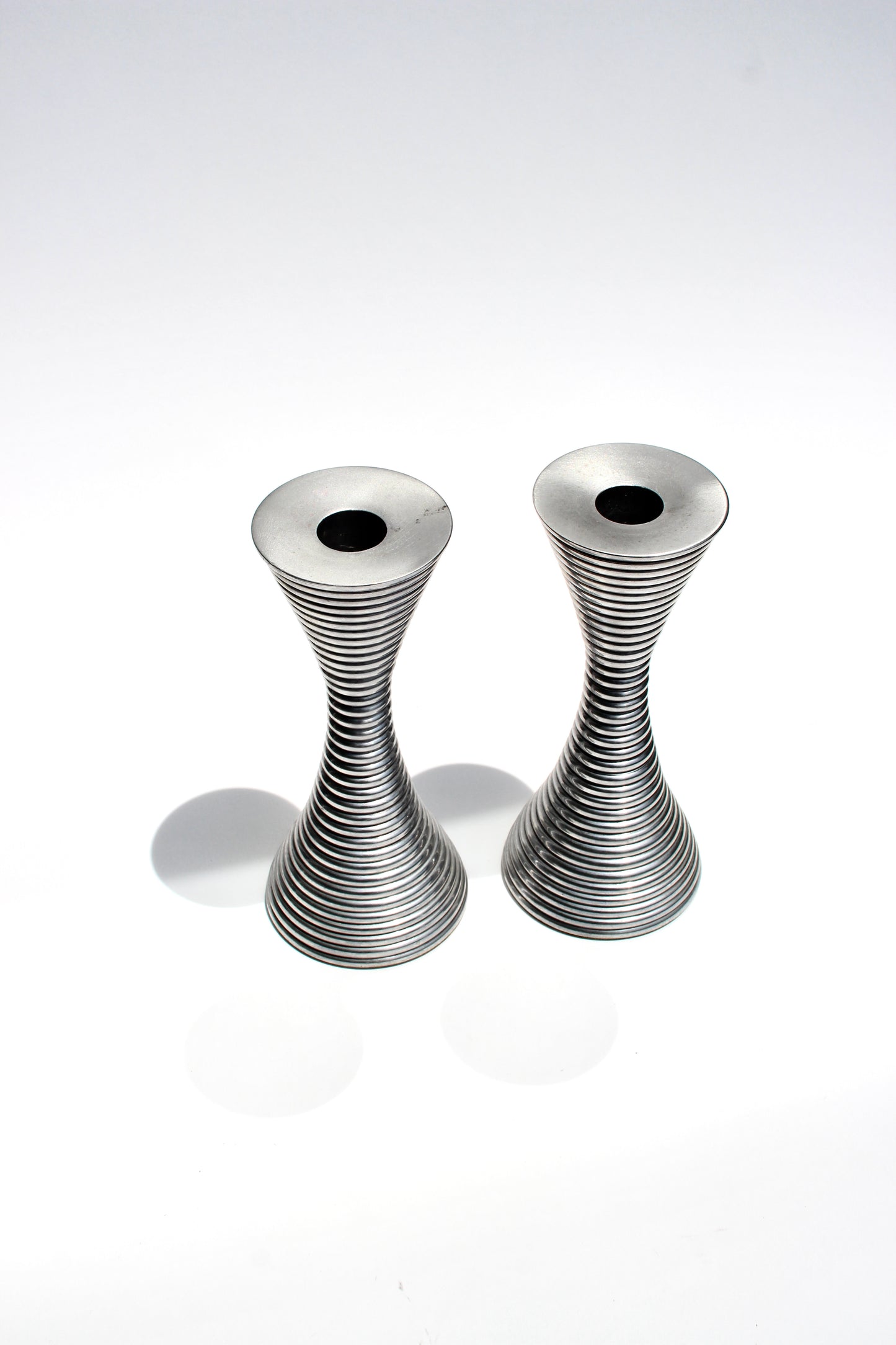 ribbed metal candlestick holder set