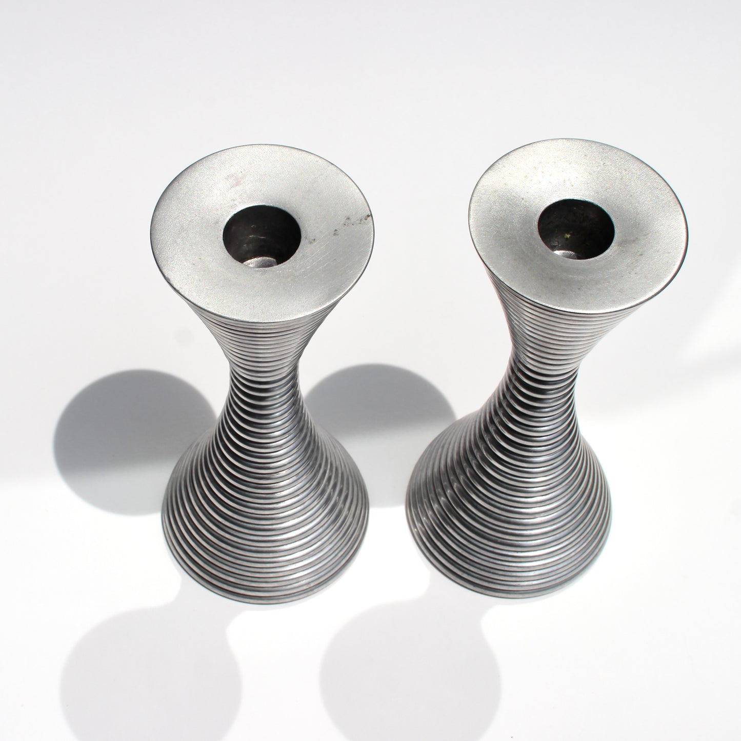 ribbed metal candlestick holder set