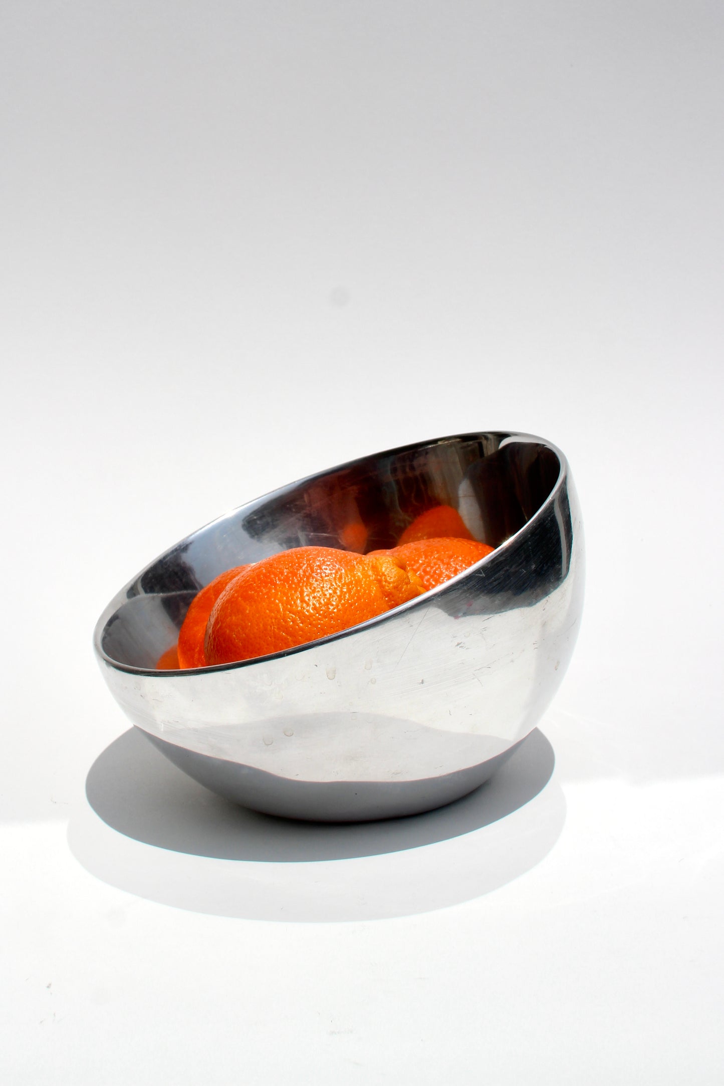 tilt metal bowl