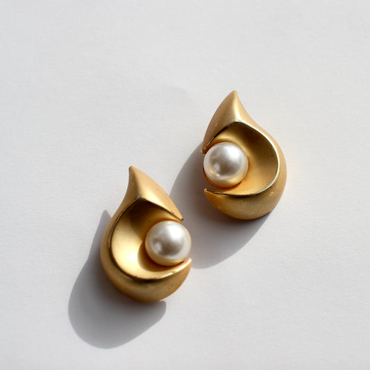 matte gold + faux pearl clip earrings