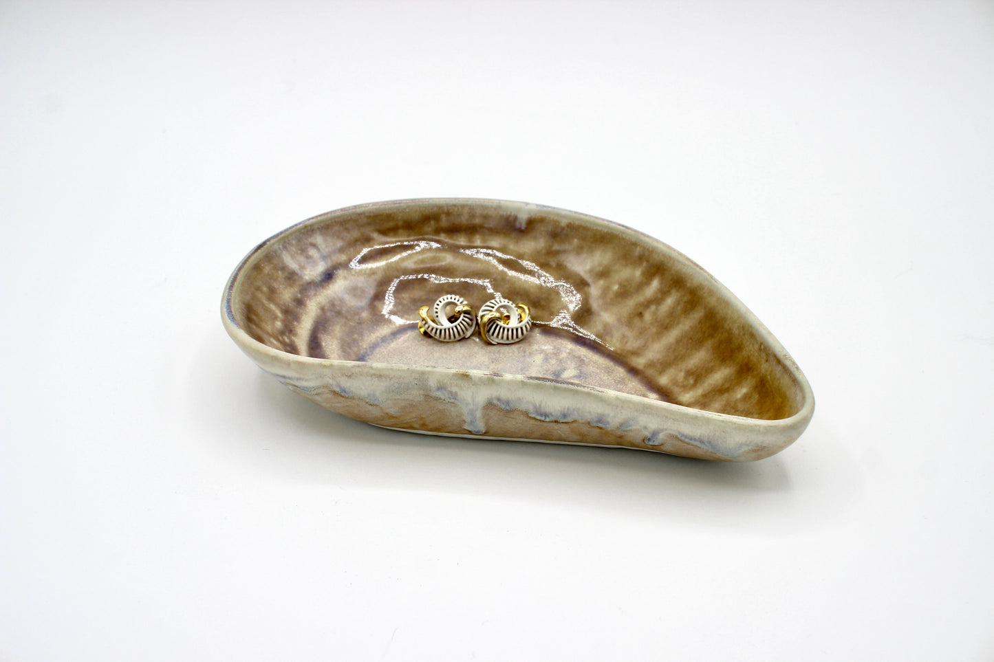 ceramic teardrop dish