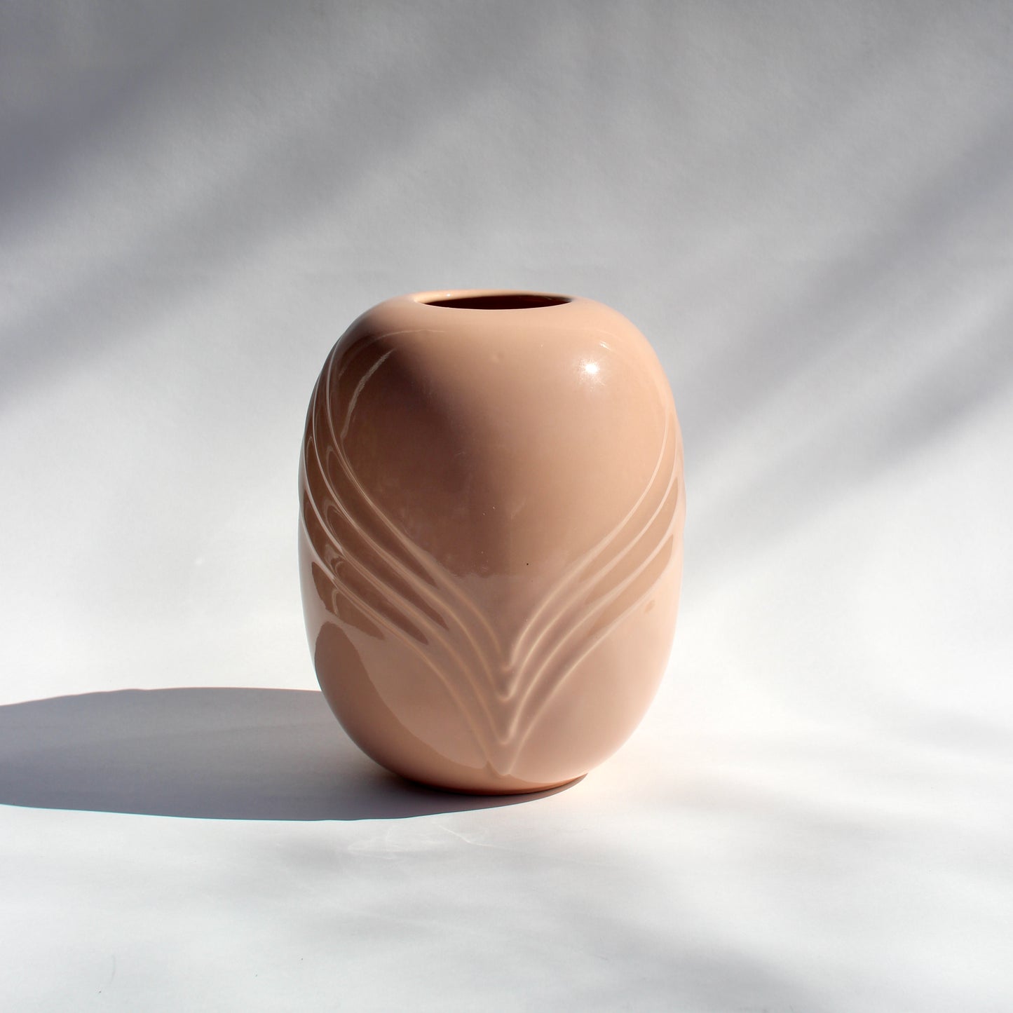 deco revival peach ceramic vase