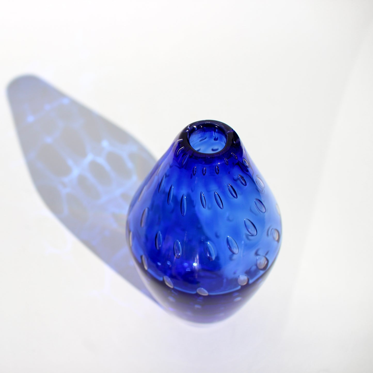 cobalt bullicante vessel
