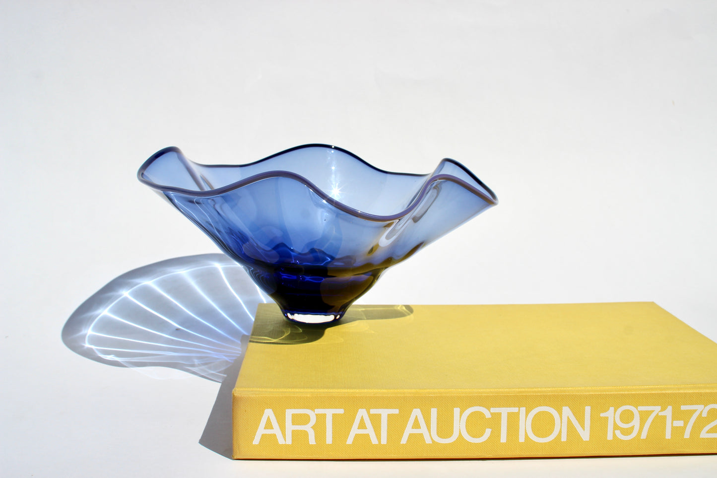 contrast rim art glass bowl